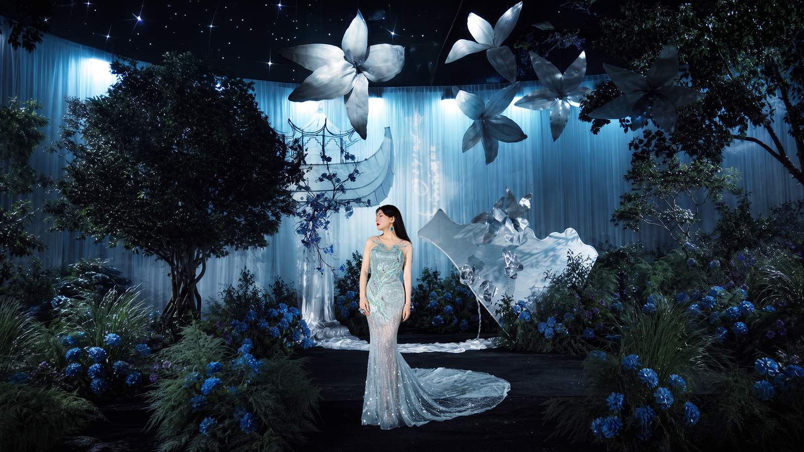 Rippling Realm: Woven Poetry, couture by Jinming Zhang